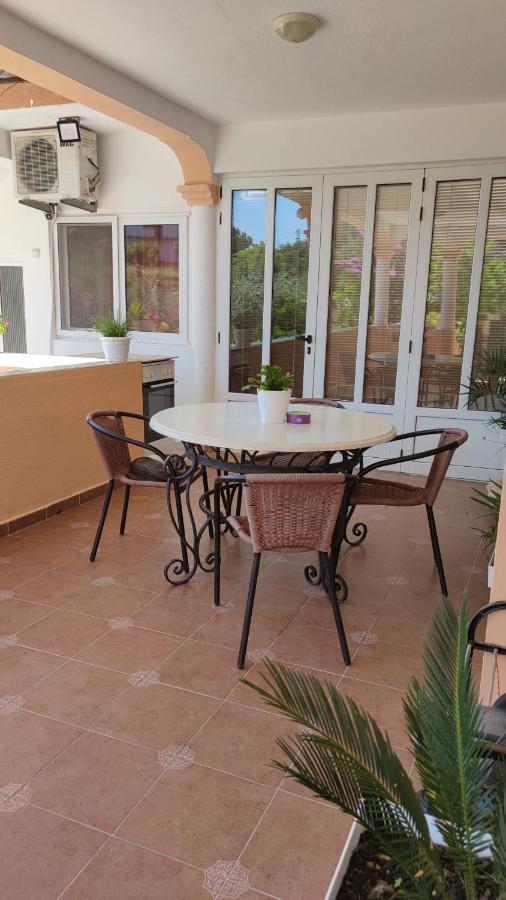Guest'S House "Lindi&Roni" Apartment Ulcinj Bagian luar foto