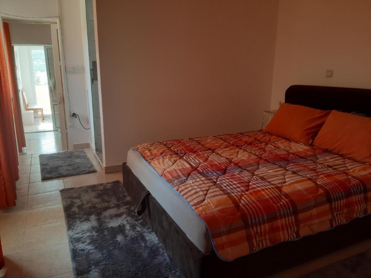 Guest'S House "Lindi&Roni" Apartment Ulcinj Bagian luar foto