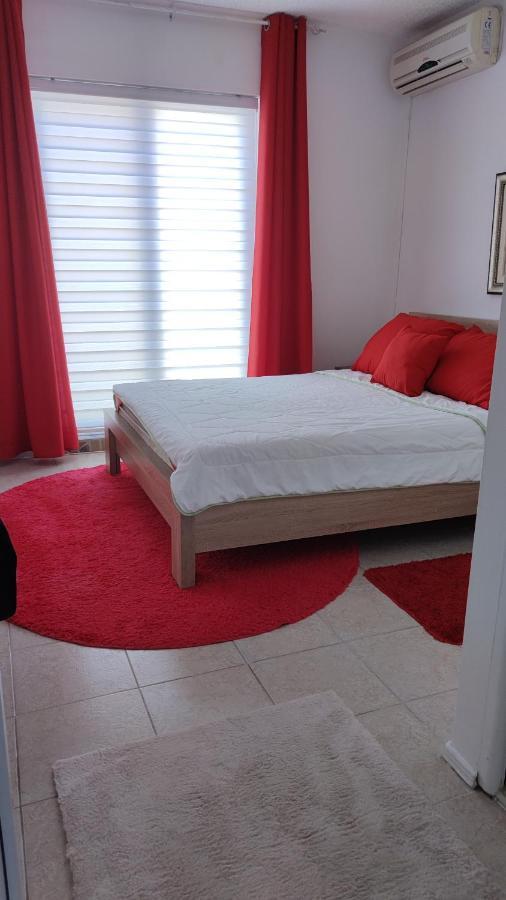 Guest'S House "Lindi&Roni" Apartment Ulcinj Bagian luar foto