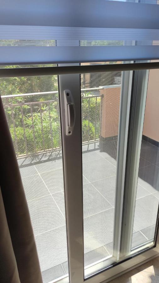 Guest'S House "Lindi&Roni" Apartment Ulcinj Bagian luar foto