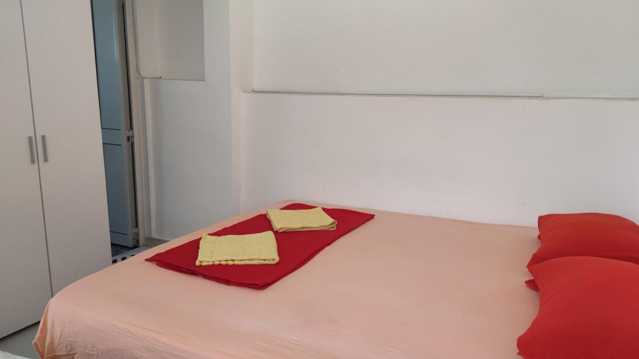 Guest'S House "Lindi&Roni" Apartment Ulcinj Bagian luar foto