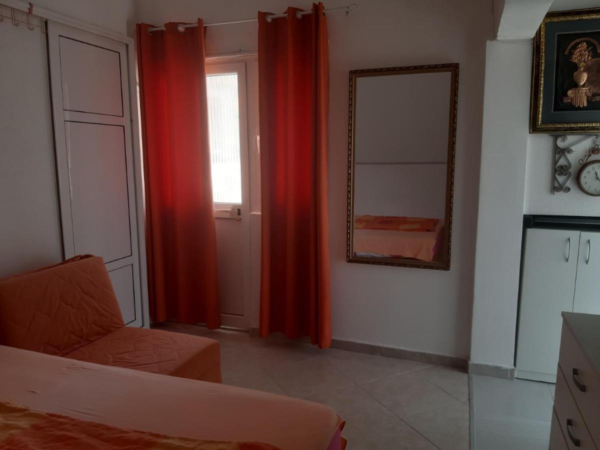 Guest'S House "Lindi&Roni" Apartment Ulcinj Bagian luar foto