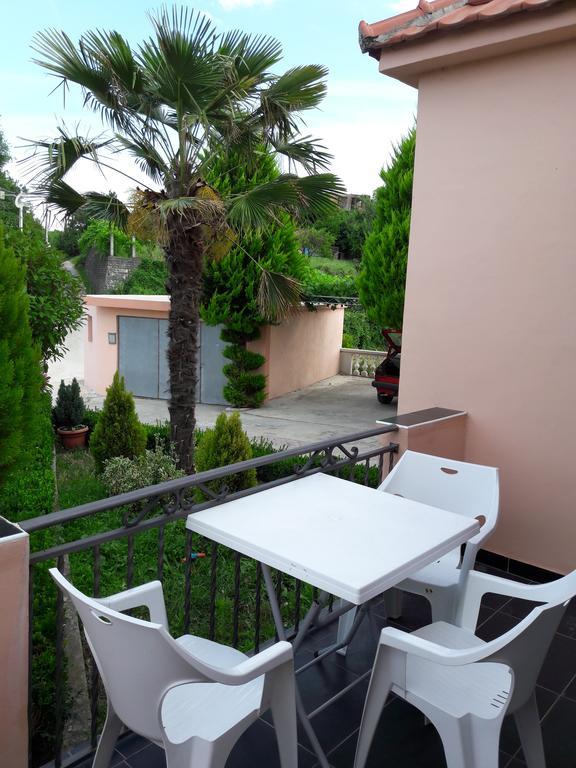 Guest'S House "Lindi&Roni" Apartment Ulcinj Bagian luar foto